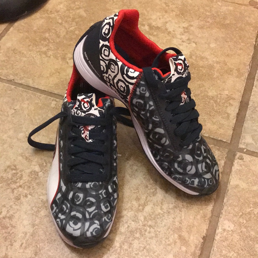 Puma tennis shoes